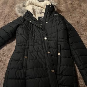 Hollister puffer 3/4 length puffer jacket.
